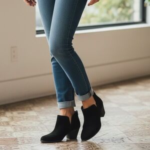 Fergie Ankle Boots Women's 9.5M Black Suede Leather Carmin Back Zip Booties